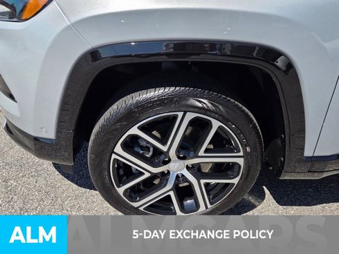 Used 2024 Jeep Compass Limited w/ Elite Group AWD/4WD image 4