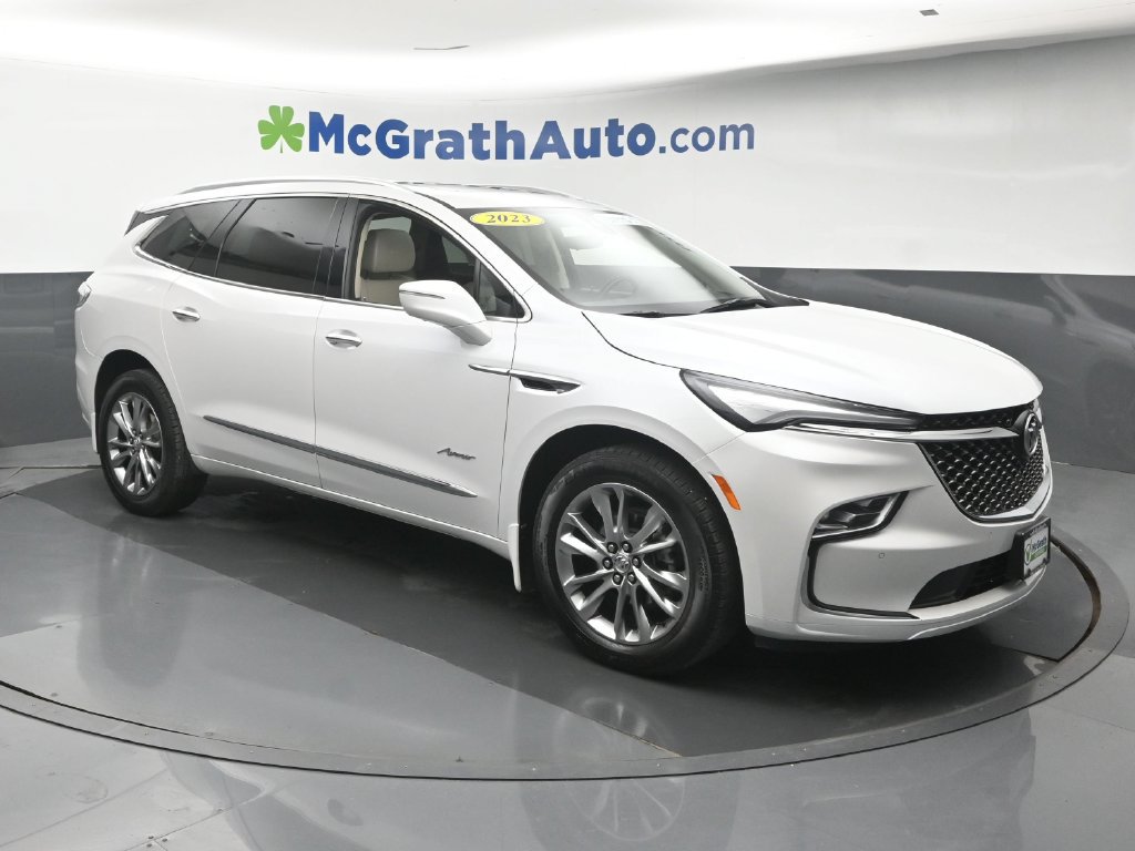 Used 2023 Buick Enclave Avenir w/ Avenir Technology Package AWD/4WD image 2