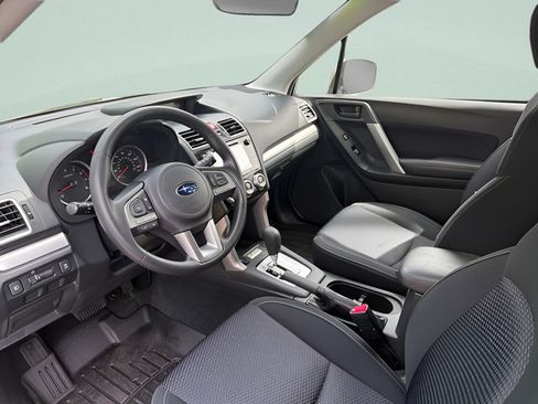 Used 2017 Subaru Forester 2.5i Premium w/ All-Weather Package AWD/4WD image 4