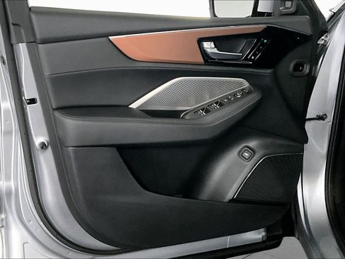 Used 2022 Acura MDX SH-AWD image 22