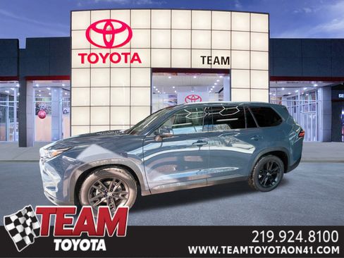 Used 2024 Toyota Grand Highlander Limited image 1