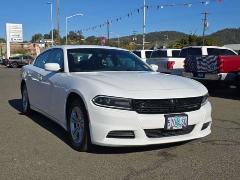 Used 2019 Dodge Charger SXT w/ Leather Interior Group RWD image 18