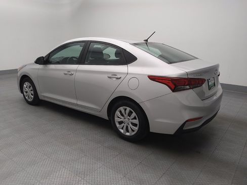 Used 2022 Hyundai Accent SE FWD image 3
