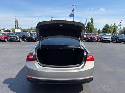 Used 2018 Chevrolet Malibu LT FWD image 16