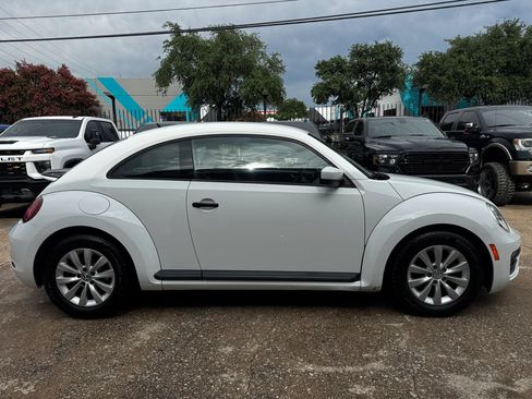 Used 2018 Volkswagen Beetle 2.0T S FWD image 4