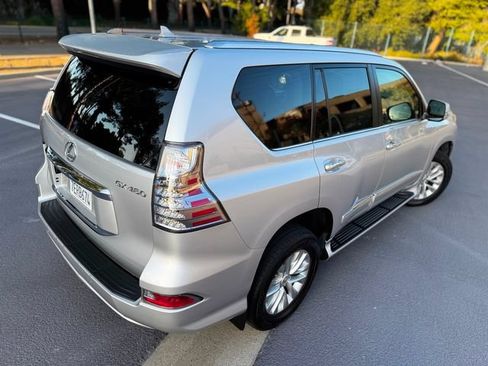Used 2014 Lexus GX 460 w/ Premium Package AWD/4WD image 21