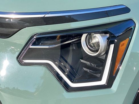 New 2025 Kia Niro Wind image 8