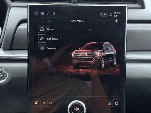Used 2025 GMC Terrain Elevation AWD/4WD image 32