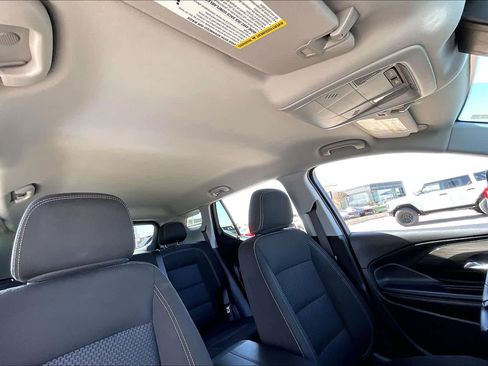 Used 2024 GMC Terrain SLE image 15