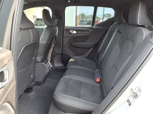 Certified 2023 Volvo XC40 B5 Plus w/ Climate Package AWD/4WD image 8