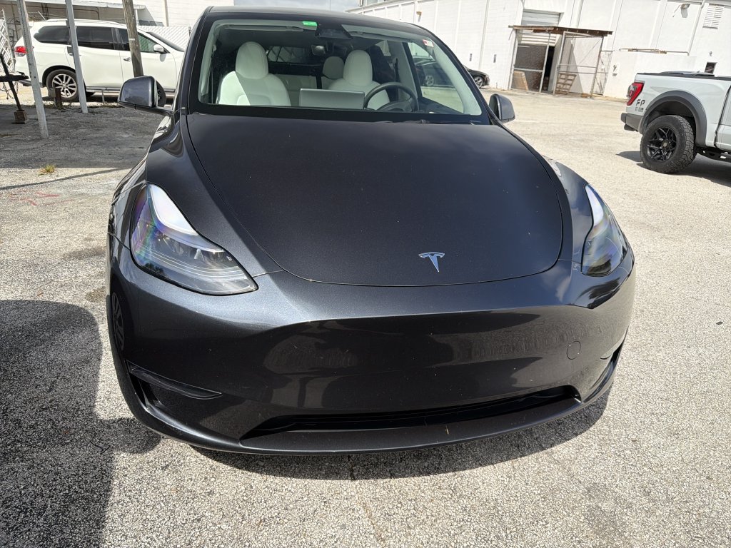 Used 2024 Tesla Model Y 2WD image 2