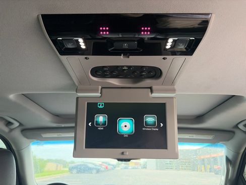 Used 2018 Chevrolet Tahoe Premier AWD/4WD image 14