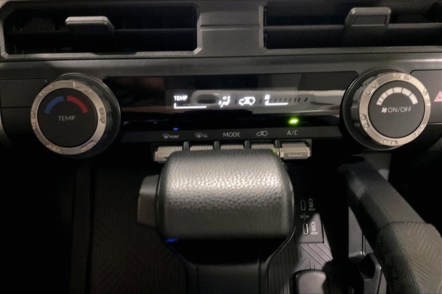 Certified 2025 Toyota 4Runner SR5 AWD/4WD image 33