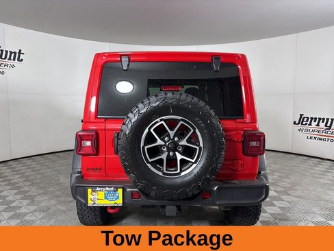 Used 2025 Jeep Wrangler Unlimited Rubicon AWD/4WD image 6