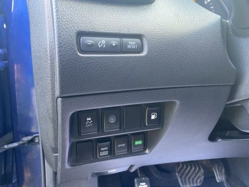 Used 2020 Nissan Rogue SV image 7