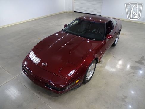 Used 1993 Chevrolet Corvette Coupe image 3