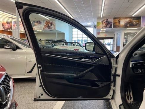 Used 2018 BMW M550i xDrive AWD/4WD image 22