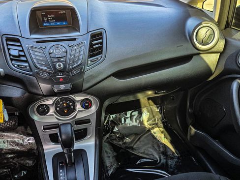 Used 2019 Ford Fiesta SE FWD image 18