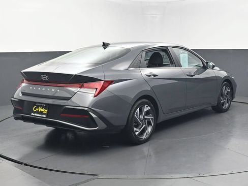 Used 2025 Hyundai Elantra SEL FWD image 5