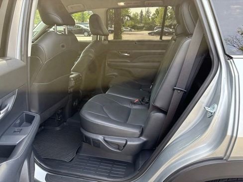 Used 2024 Toyota Grand Highlander AWD image 14