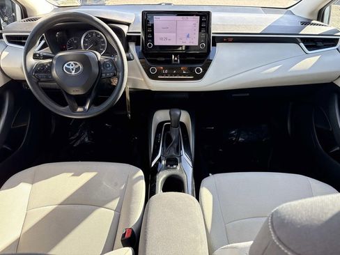 Used 2020 Toyota Corolla LE image 16