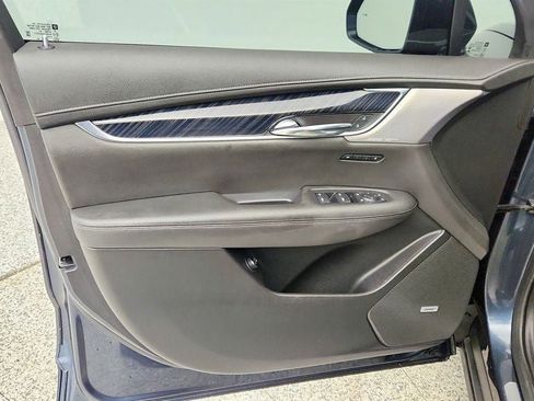 Used 2020 Cadillac XT6 Premium Luxury image 11