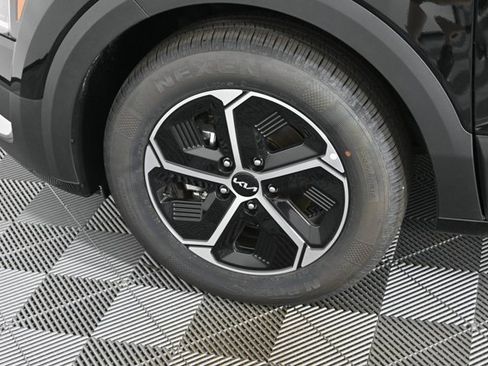 New 2025 Kia Niro EX image 25