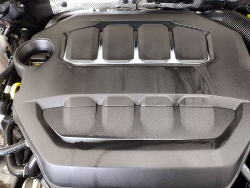 Certified 2022 Volkswagen GTI SE image 9