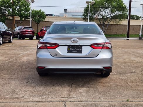 Used 2024 Toyota Camry LE image 7