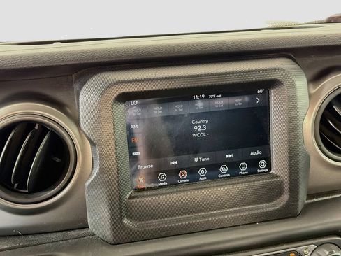 Used 2022 Jeep Wrangler Unlimited Sport w/ Technology Group AWD/4WD image 32