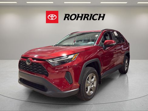 Used 2025 Toyota RAV4 XLE w/ Convenience Package AWD/4WD image 1