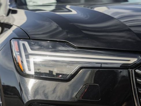 Used 2025 Volvo XC90 B6 Plus image 13