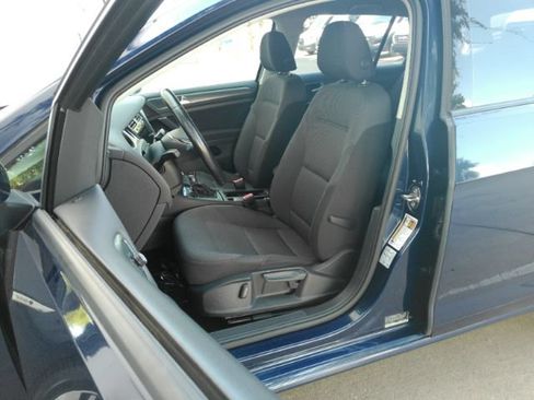 Used 2019 Volkswagen e-Golf SE w/ Driver Assistance Package FWD image 14