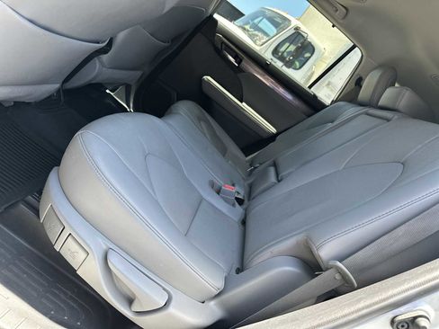 Used 2021 Toyota Highlander Limited FWD image 22
