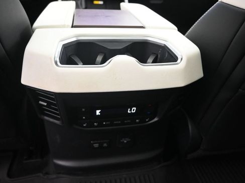 Used 2023 Toyota Sequoia Capstone AWD/4WD image 19
