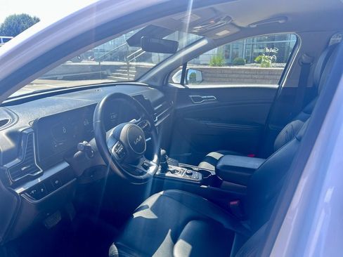 Used 2024 Kia Sportage EX AWD/4WD image 9