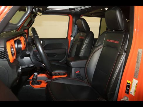 Used 2020 Jeep Gladiator Rubicon image 3