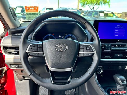 Certified 2025 Toyota Grand Highlander AWD image 21