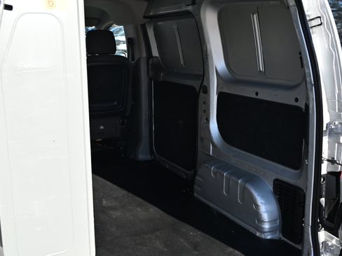 Used 2020 Nissan NV200 SV w/ Back Door Glass Package image 34