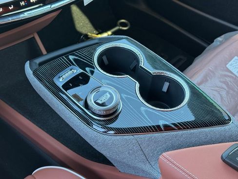 New 2026 Cadillac Optiq Luxury 2 image 29