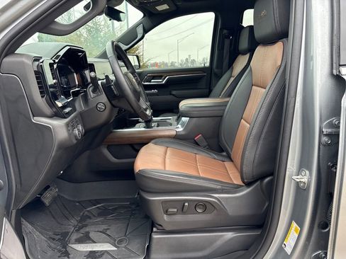 Used 2023 Chevrolet Silverado 1500 High Country w/ High Country Premium Package image 12