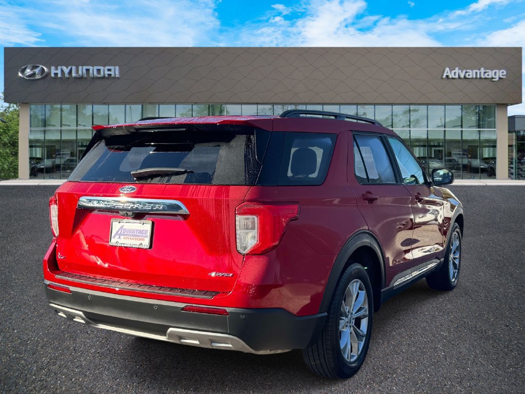 Used 2023 Ford Explorer XLT w/ Equipment Group 202A AWD/4WD image 7