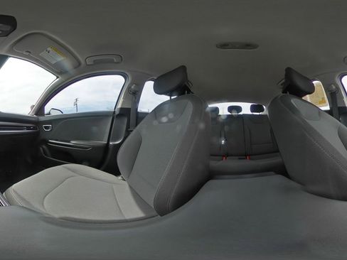 Used 2025 Kia K4 LXS image 44