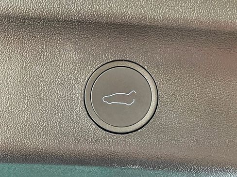 Used 2023 Tesla Model Y Long Range AWD/4WD image 19