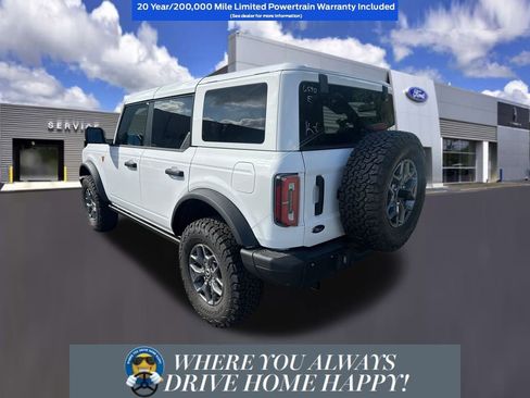New 2025 Ford Bronco Badlands image 3