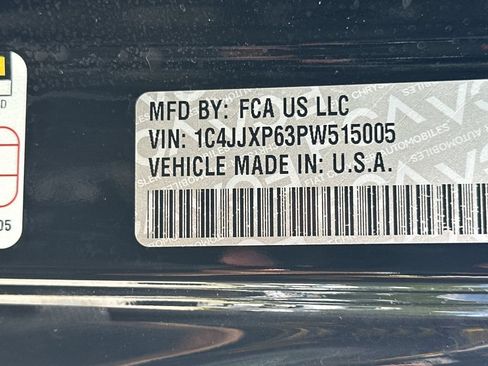 Used 2023 Jeep Wrangler Unlimited Sahara w/ Cold Weather Group AWD/4WD image 32