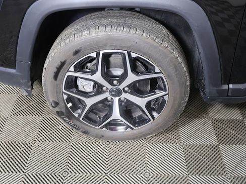 Used 2025 Jeep Compass Limited AWD/4WD image 16
