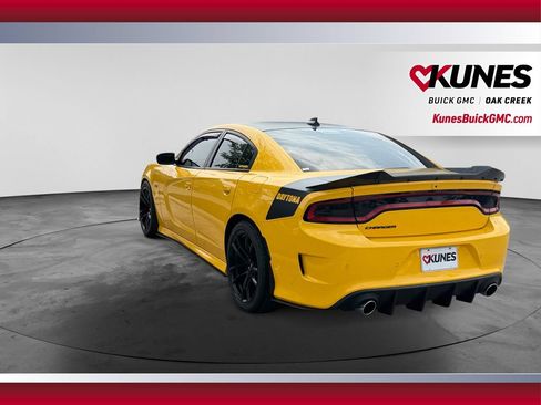 Used 2017 Dodge Charger R/T RWD image 8