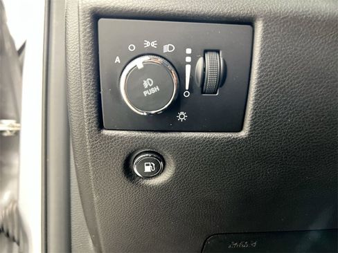 Used 2021 Jeep Grand Cherokee Limited image 19