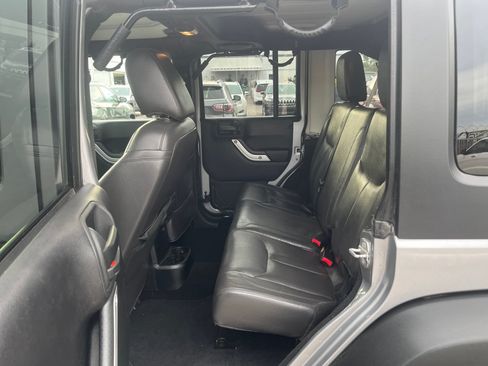 Used 2014 Jeep Wrangler Unlimited Rubicon w/ Connectivity Group AWD/4WD image 28